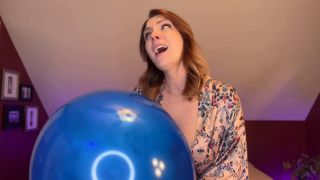 Femdom Porn SneezeGoddess – Sneezing During a Balloon Video-6