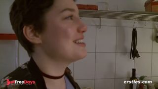 Ersties - Effie ldt Birgit ein, zum Kochen und Ficken vorbeizukommen-5