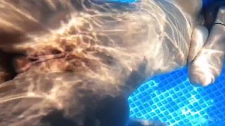 Getting Fucked Upside Down Under Water 720p-8