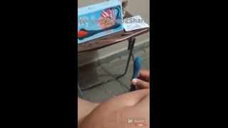 Vibrating flower toy-1