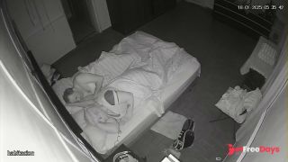 [Sleeping.Porn] Chubby blonde is trying to sleep with headphones in her ears-8