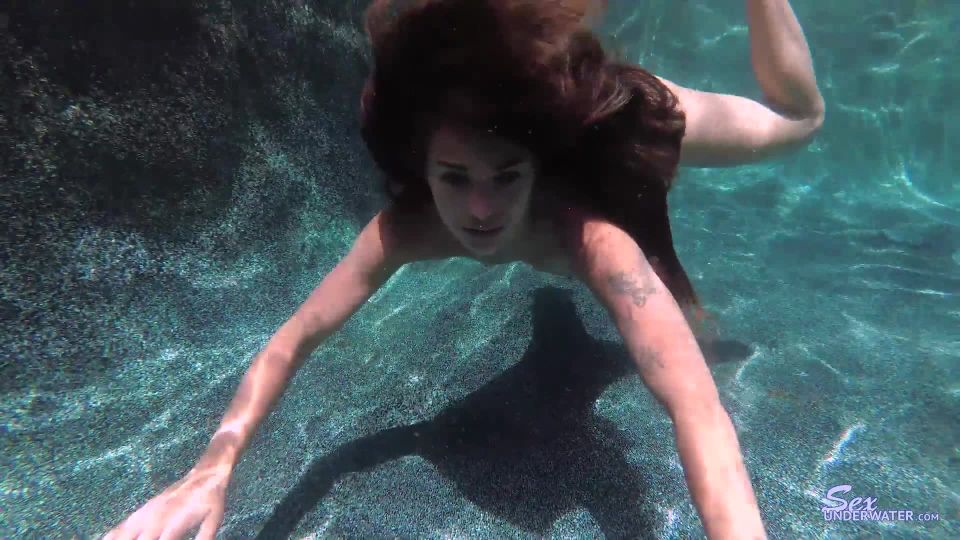 SexUnderwater e0979 Sofie Reyez UW Model Training 2 (mp4)