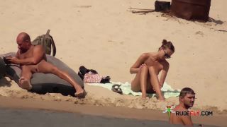 Amateurs on naturist-Strand Nudism!-1