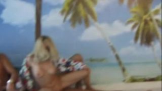 Henriett - BTS - DPed at the swimming pool-3