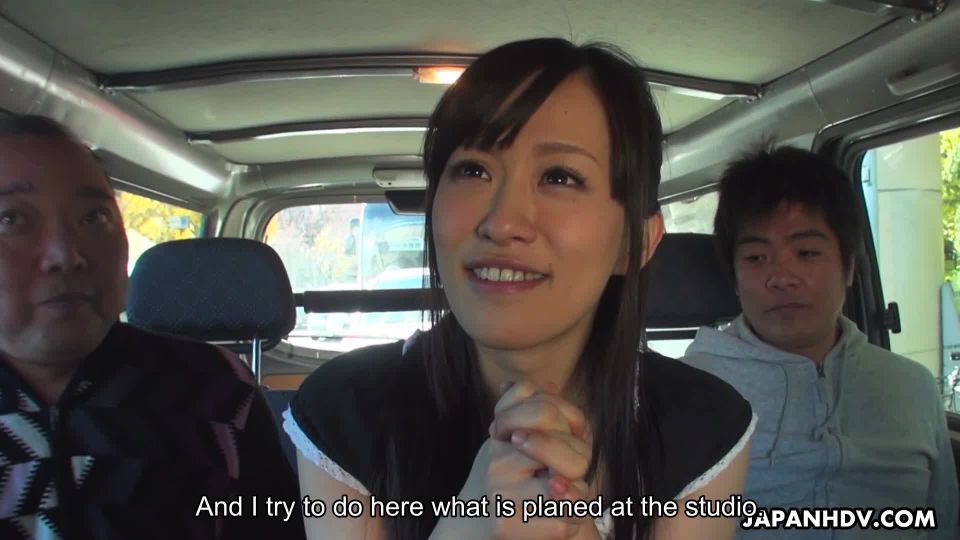 Newcomer Yui Kyouno has a fun day in the van giving handjobs to men Asian!