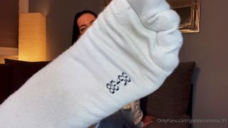 porn clip 49 GoddessMona_912021-11-26 POV Deine beste Freundin erzhlt dir dass ihr schon lange aufgefallen ist dass du an ihren Sneakern schnffelst und oft auf ihre Socken starrst. Sie will dir ein – 044 on feet porn tanya tate foot fetish-5