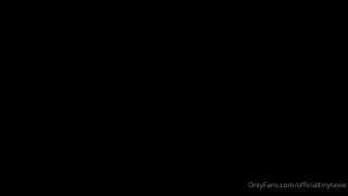 [Onlyfans] officialtinytexie-19-08-2020-101631197-Watch me suck my security guys hard Cock Facia-8