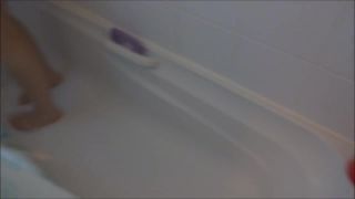 wife_showering_hairy_cunt-1