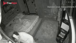 [Sleeping.Porn] Three relatives sleeping together bedroom hidden video-6