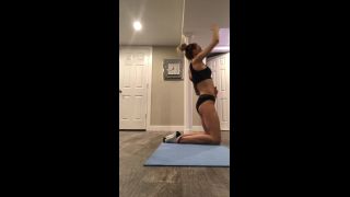  milf porn | summeravery  Stretching this morning | milf-7