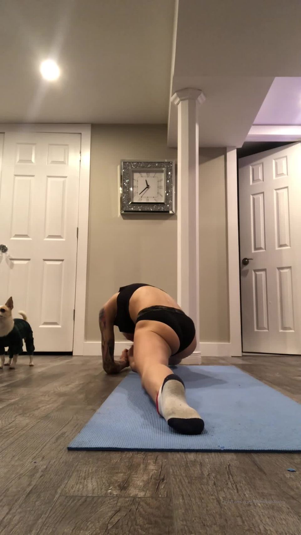  milf porn | summeravery  Stretching this morning | milf
