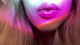 Babyheavanian - Drooling shiny lips - Lipstick fetish