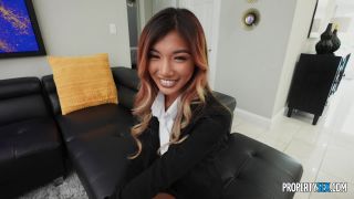 23 12 22 - Clara Trinity - I'm A Morning Person 1080p-1