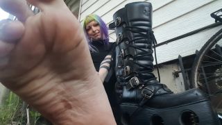 Cyberpunk goth girl boot worship and spitty soles-3