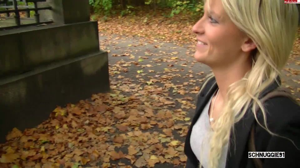 7173 Risky Public Sex In Berlin City Park