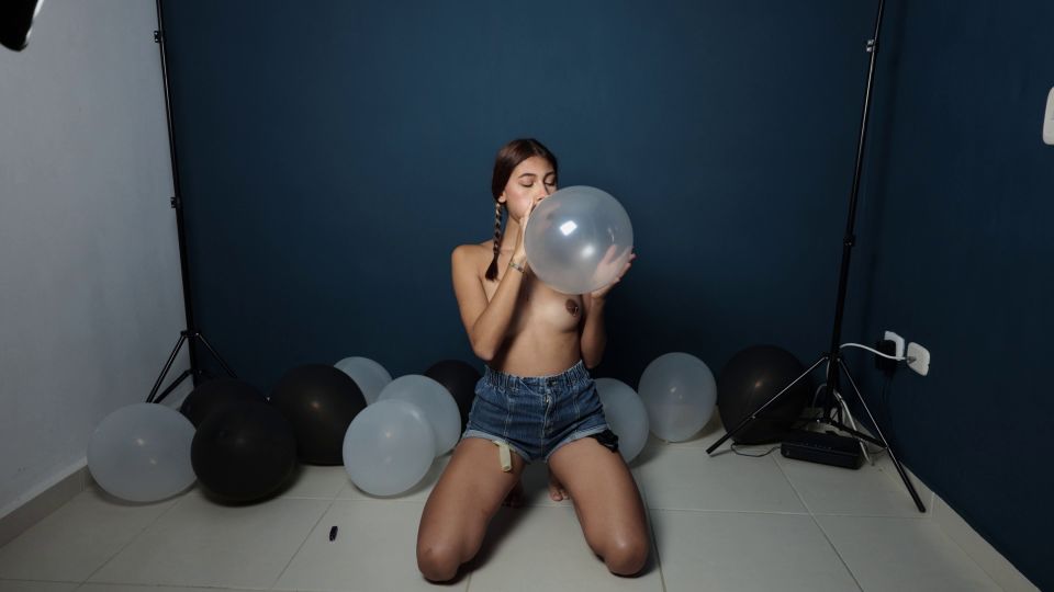 Cloe stone Scott - Sister loves blowing pear shaped balloons