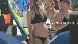 Sexy pregnant woman on the beach-1