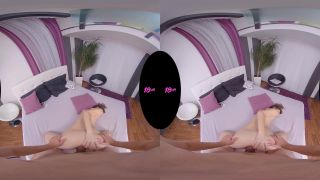 clip 49 Lina Luxa in La French Touch on virtual reality -7