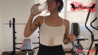 [GetFreeDays.com] Masturbo mi apretado coo en el gym antes de que llegue mi entrenador personal Porn Film February 2023-5