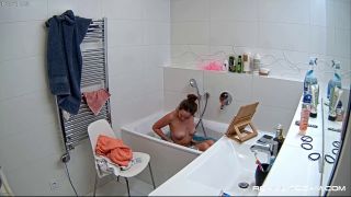 Reallifecam - Leora Naked Relaxing After Bath And Have Quick Pussy Rub 28.09.2024 - Amateur-0