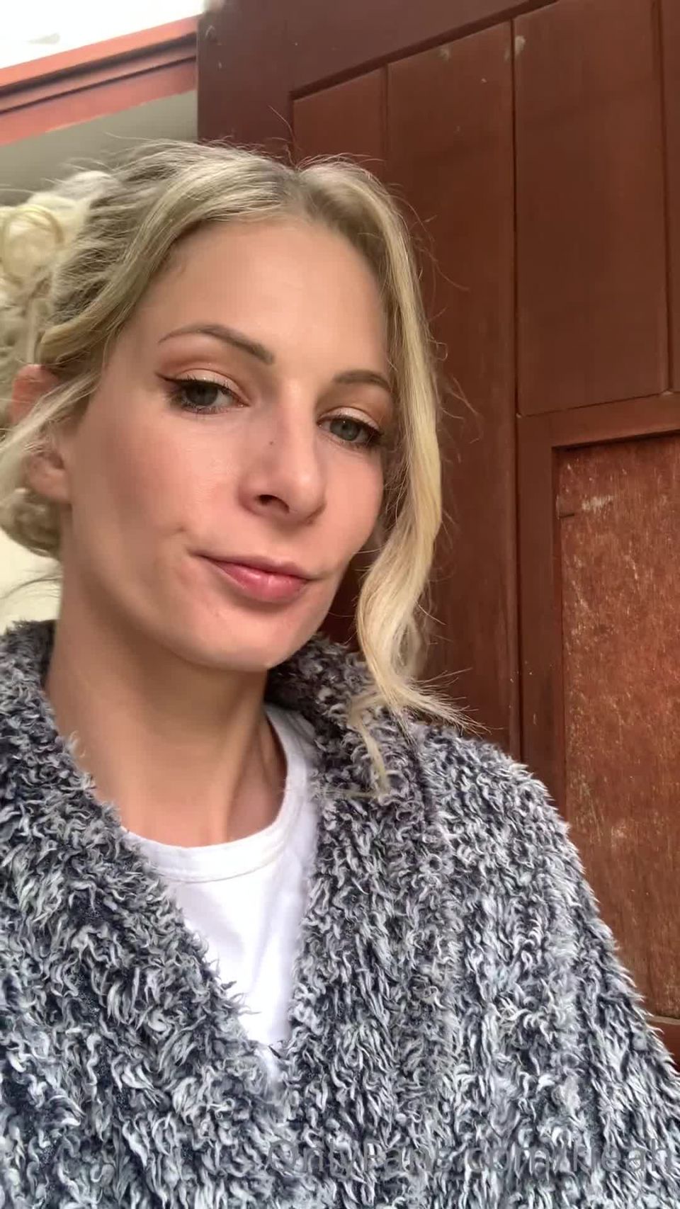 Rebecca Leah - rleah () Rleah - morning smoke 19-05-2021