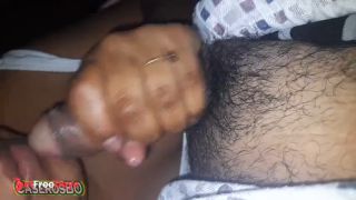 Chupandosela al novio de mi prima a escondidas-7