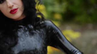 latex-girl.03139-4