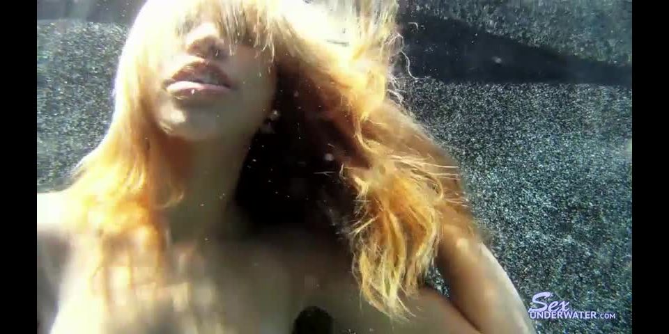 SexUnderwater e0480 Veronica Rodriguez Dildo Play (mp4)