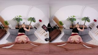 Stepmom VR Fantasy: Lynna Nilsson Teases & Tempts in 8K!