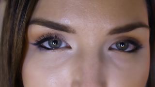 online xxx video 33 femdom pony slave Closer, eye fetish on femdom porn-6