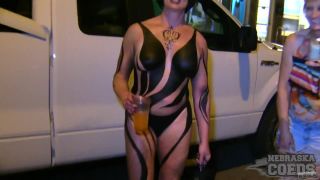 Beautiful Festival Girls Exposing Their Skin Halloween Street Party Fantasy Fest 2018 Cosplay!-3