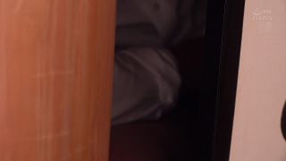 [MEYD-730] サプライズで家に隠れていたら、妻がスケベ本性剥き出しでノンストップ自宅不倫し始めた3日間覗き見NTR 佐山愛-7