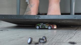 Italian Girlfriend aka italiangirlfriend - 07-14-2022 OnlyFans Video - My black sabot can manage very well these tin toy cars video fetish Italian Girlfriend-8