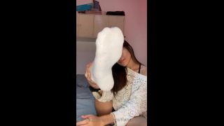 Hannah Robins - hanna hcri HannahcriTeasing you wearing white sockswould you like to smell them with me - 20-10-2020 - SiteRip-0
