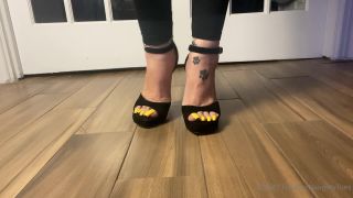 xxx video clip 35 sweet coco fetish tatianasnaughtytoes--1263763533-new-2020-11-15-yellow-pedicure-black-high, feet on feet porn-6