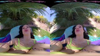 Jazmin Luvs The Park - Smartphone VR-7