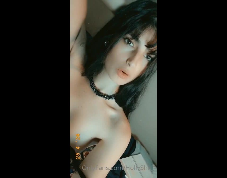 Holly Shit () Hollyshit - calentando me caliente en esta cuarentena yo tambin warmi 29-04-2020