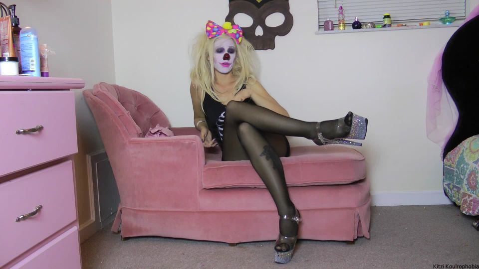 free porn video 37 Kitzis Clown - Leg Crossing Findom - mind fuck - masturbation porn femdom hotwife