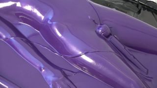 Online Encased in Latex – Roxy – VacBed - latex-1