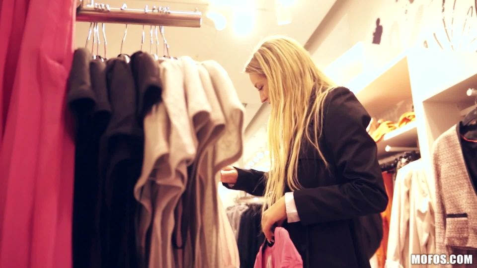 Pickup Hot Girl In The Mal And Fuck For Money In Fitting Room - Public