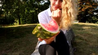 xxx video clip 14 Feet Cruush Watermelon - { - feet porn busty blonde vintage-7