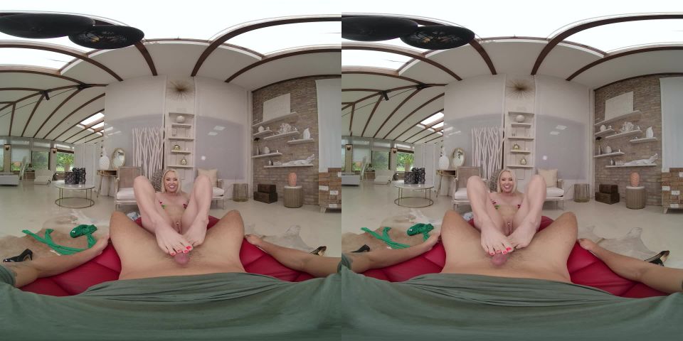 18VR.com - Day And Night - Lola Taylor - MILF