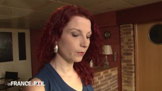 LaFRANCEaPOIL Comment baiser une belle rouquine avec une pizza! 720p (mp4)-1