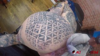 Amber Luke - Sex In A Tattoo Salon With A Tattooed Girl Amateurporn-7