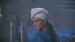 Catherine Zeta-Jones in Les 1001 nuits 1990 BRRip-7