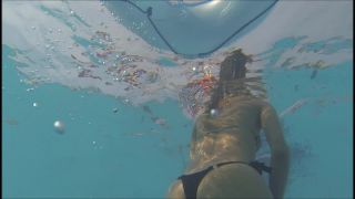 Porn tube Online Tube Voyeur Underwater swimsuit tracking - voyeur-7