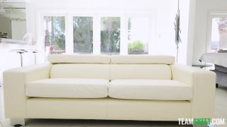 Nicole Doshi - Call The Delivery Guy Sex Online HD Porn-1
