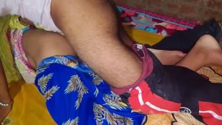 Desi Aunty Bhabhi ki baid par gaand mari doggystyle main-9
