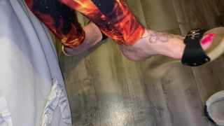 sweetesthangsfeet  18139358 did a quick lil video for you all on feet porn -2