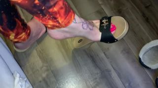 sweetesthangsfeet  18139358 did a quick lil video for you all on feet porn -4